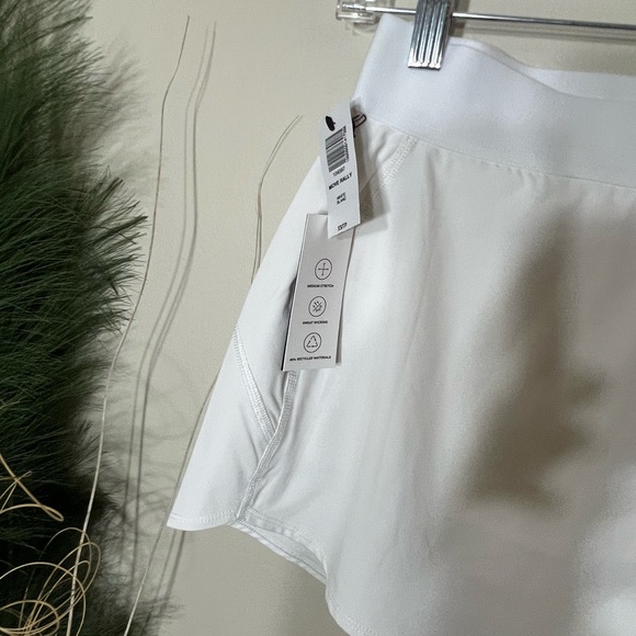 White MoveTech Rally Skirt - Picture 4 of 5